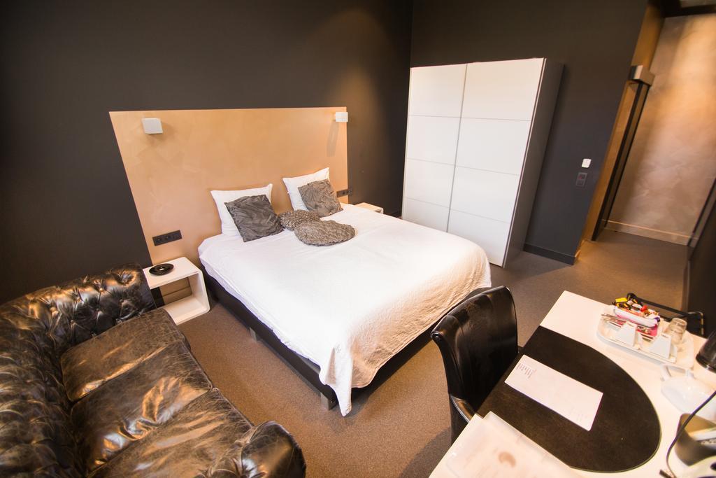 Hotel Moon Sint-Niklaas Buitenkant foto